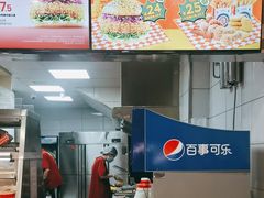 -塔斯汀中国汉堡(白云京溪地铁站店)