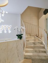-Hi Beauty Skin 科技美肤中心