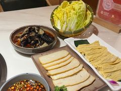 -喃喃椰·糟粕醋·椰子鸡火锅(七堡花园店)