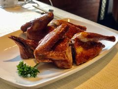 脆皮烧乳鸽-御宝轩(益丰·外滩源店)