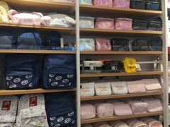 -名创优品(中原万达2F店)