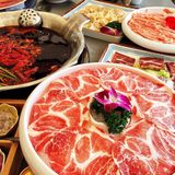 来玫瑰谷体验氛围感火锅