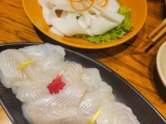 -老牌坊云南鱼豆花火锅(嵩山店)