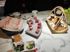 -无界釜·河豚鱼汤锅(红山动物园店)