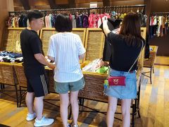-BAPE STORE®(斯普瑞斯奥特莱斯店)