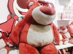 -名创优品(北京新中关购物中心地铁层店)
