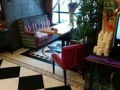 卡座-愉肴麻辣香锅(中山路店)
