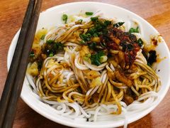 -老字号眼镜子煎包汤包店