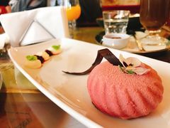 树莓开心果蛋糕-纽约咖啡馆