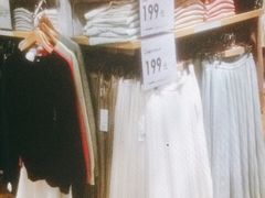 -优衣库(上海金桥国际商业广场店)