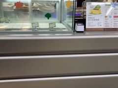面包甜点陈列柜-PAOPAO Bakery&Café(港汇店)