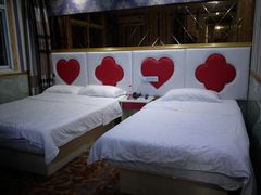 -7天连锁酒店(上海徐家汇龙华路地铁站店)