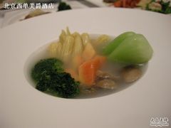大闸蟹套餐--米汤木瓜四宝蔬-北京西单美爵酒店-融轩中餐厅