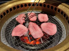 -山川小町·极番烧肉(新地假日广场店)