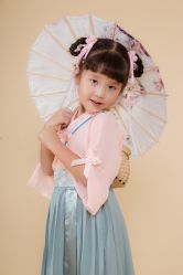 -咔咔儿童摄影馆