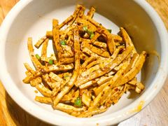 麻辣豆干-城墙拐拐火锅(三峡广场黑金冠店)