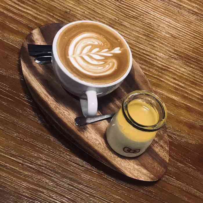 saigon coffee roastery-"去的是二店73人超多 都坐在吧台上于是我.