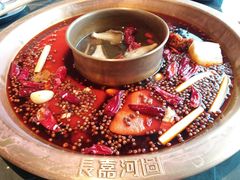 秘制菌汤鸳鸯锅-长嘉·河图火锅(长嘉汇江景旗舰店)
