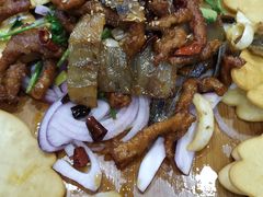 东镇烤三味-老东镇啤酒屋海鲜加工·蒸汽海鲜·海鲜烧烤(台东店)