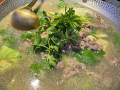 -川流不息·地道川菜·小龙虾(新松江路店)