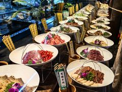 -帅巴人舅母子腊蹄民俗村