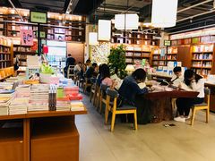 -博览书店(越秀悦汇天地店)
