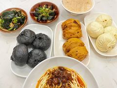 尖椒皮蛋-李与白包子铺(桐梓林店)