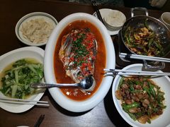 老坛剁椒鱼头-洞庭渔人(沙湾店)