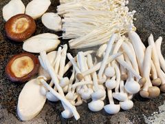 蔬菜菌菇拼盘-小花猪韩式石板烤肉
