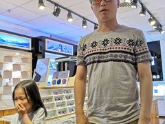 -MiRi眼镜·蔡司·星趣控·尼康控优点视觉合作店(南京东路店)