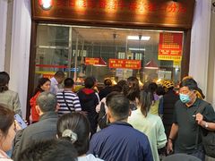 等位区-四川小胡子海鲜(丁村万人海鲜广场店)