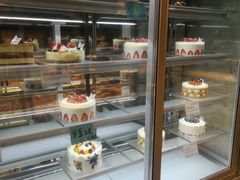 面包甜点陈列柜-Dough&Joe团憩(瑞虹天地月亮湾店)