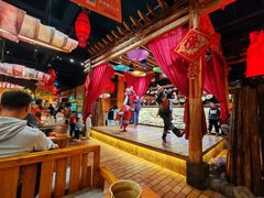 -老滇山寨•云南特色菜•地方菜•民族风情歌舞表演(金碧店)