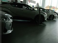 -上海冠松华奥奥迪4S店(张江店)