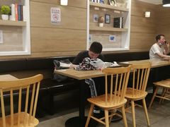 用餐区-魏家凉皮(大雁塔南广场餐厅)