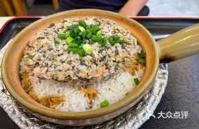 Pork Ribs and Belly Meat Claypot Rice