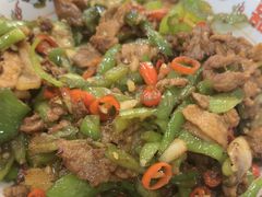 -湖南人家湘菜馆(镇江路店)