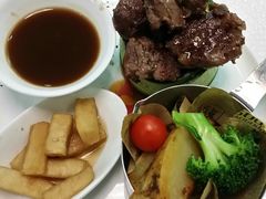 黑胡椒煎美式小牛肉厚切佐沙律-江南果道西餐厅(北京路店)