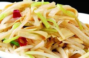 Turnip Shreds Stir-fried with Tofu Sheets