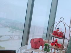 靠窗位-三迪希尔顿酒店·星空酒廊