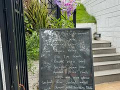 -Mark&Mars Restaurant