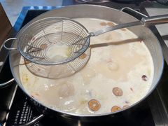 -尚尚仙·酸汤猪手·猪肚鸡火锅(华联万柳购物中心店)