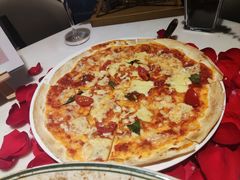 意式萨拉米帕尔马火腿披萨-大八江景意大利西餐厅LargeEight Italy Restaurant(1862时尚艺术中心店)