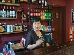 -小草屋轰趴馆别墅派对新场团建家庭聚会