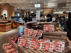 草莓-七鲜超市(瑞虹天地太阳宫店)