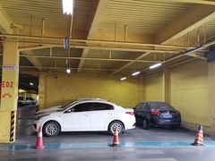 -欧尚超市苏州店停车场(金鸡湖路店)