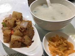皮蛋瘦肉粥-新加坡瑞珍•海河观景餐厅