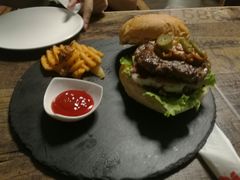 -HIGH FIVE哈福手工汉堡(桂林路店)