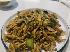 -何适山庄 ·可团建(水长城P2停车场店)