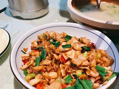 -昱龙大盆牛蛙馆(三兴街总店)